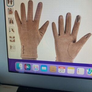 NWT Dsane Tan Gloves size M